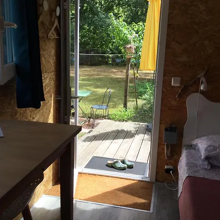 게스트하우스 Dans En Bois Avec Piscine Ecologique 3*